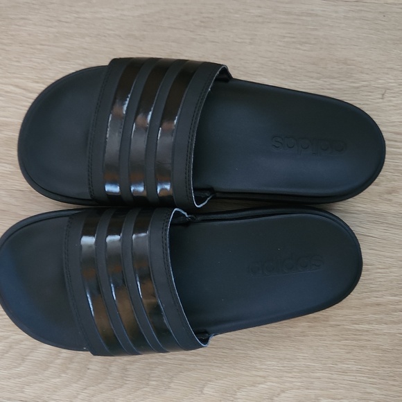 Adidas Adilette platform slides size 9 - Picture 2 of 5